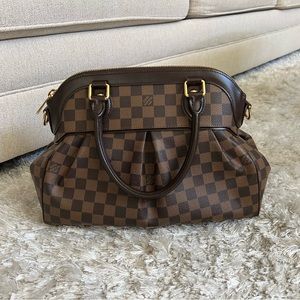 100% Authentic Louis Vuitton Damier Ebene Trevi PM shoulder and tote bag.
